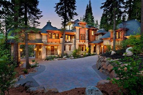 The mountain house california - What is the median income in Mountain House? The median income in Mountain House is $161,086 which is 153% higher than California. Median household income. $161,086 191% higher than the US average. Income per capita. $41,311 38% higher than the US average. Unemployment rate. 2%. 62% lower than the US average.
